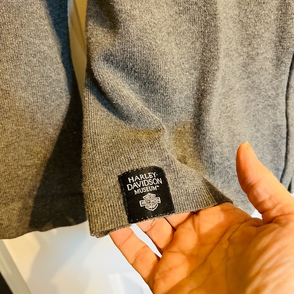 Harley-Davidson Museum Gray Sweater - Picture 3 of 6